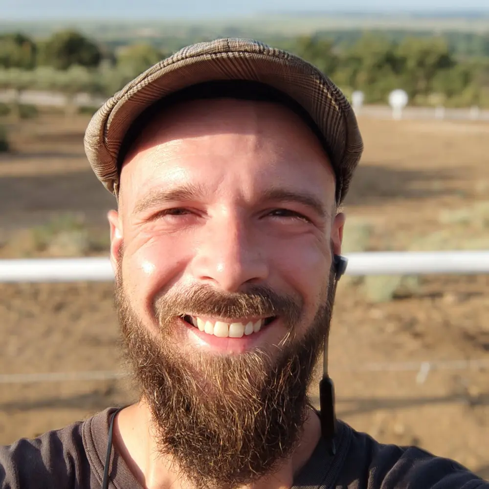 Photograph of Bill Kirtsos smiling